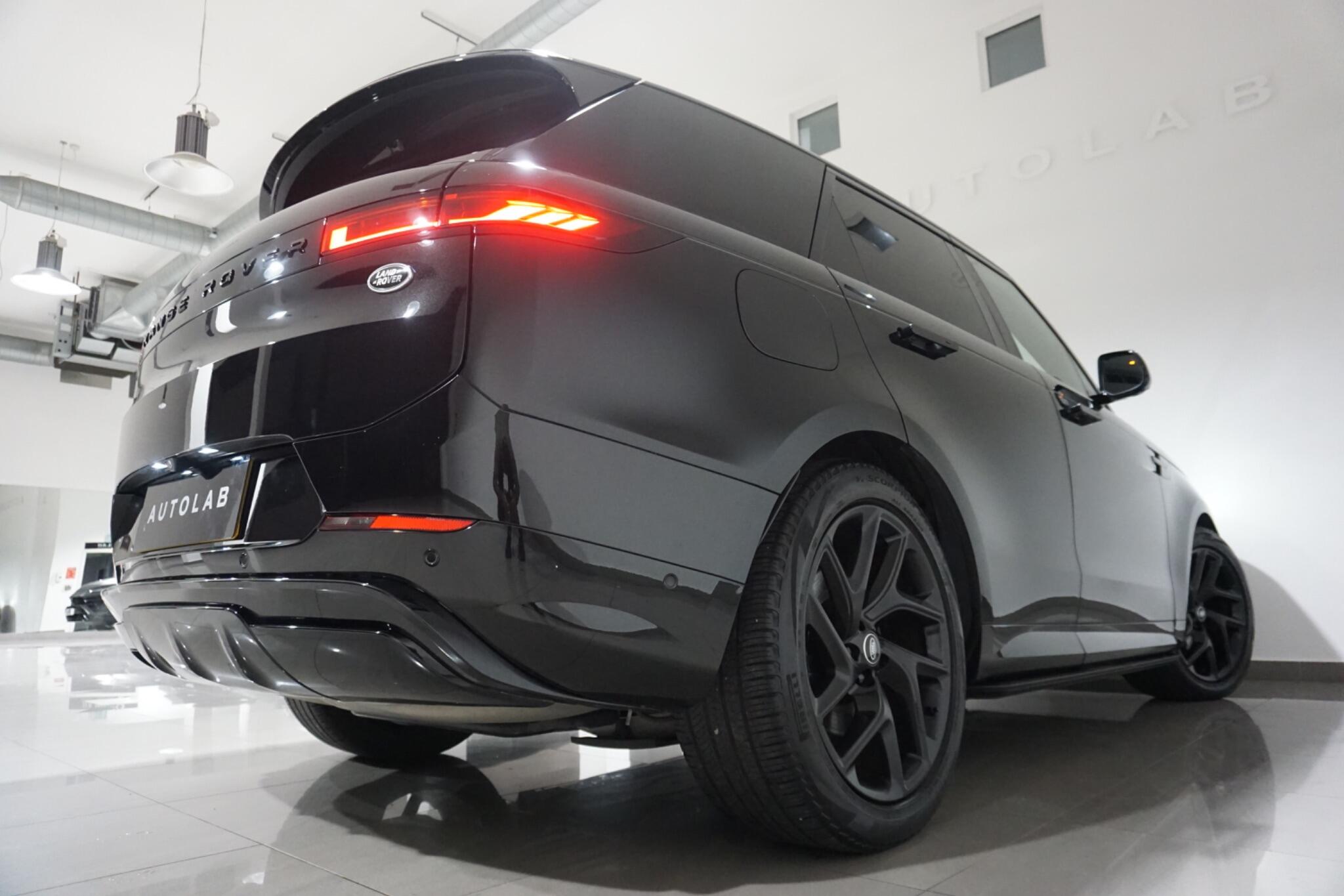 Land Rover Range Rover Sport 3.0 D300 MHEV Dynamic SE SUV 5dr Diesel Auto 4WD Euro 6 (s/s) (300 ps)
